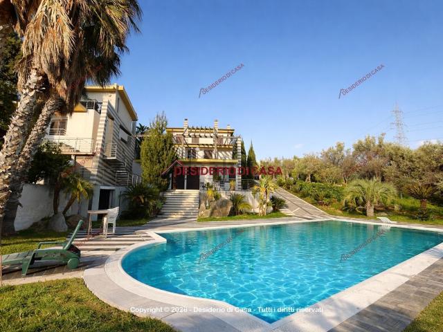 Case e ville in vendita di 476 m² in Via delle Ginestre, 24