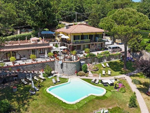 Case e ville in vendita di 477 m²