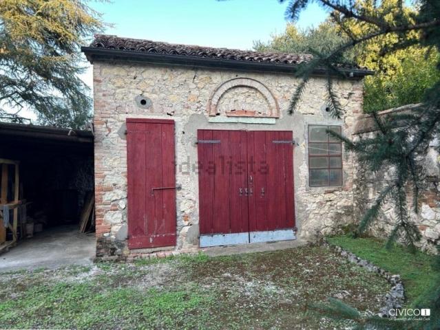 Case e ville in vendita di 478 m² in Via Giuseppe Garibaldi, 37