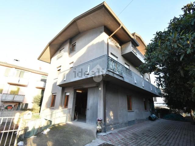 Case e ville in vendita di 478 m² in Via Silvio Pellico, 18