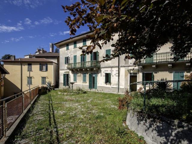 Case e ville in vendita di 479 m²