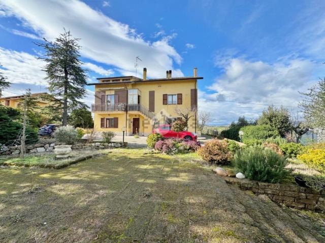 Case e ville in vendita di 479 m² in Via Castello Farneto