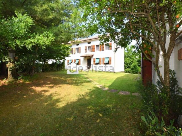 Case e ville in vendita di 480 m²