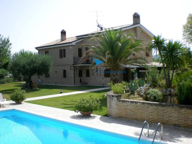 Case e ville in vendita di 480 m²