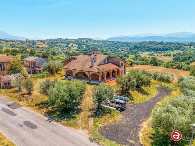 Case e ville in vendita di 480 m² in Via Girate, 4