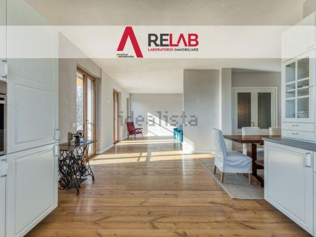Case e ville in vendita di 480 m² in Via Montelunghino, 23
