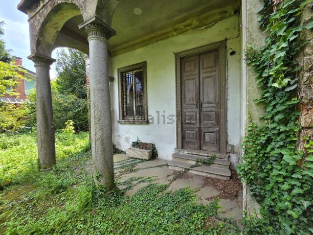 Case e ville in vendita di 480 m² in Via San Fermo