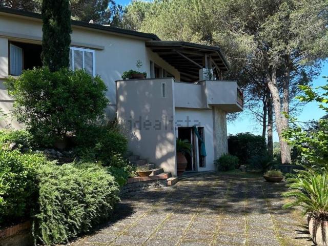 Case e ville in vendita di 480 m² in Via Tonnaia