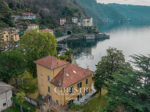 Case e ville in vendita di 480 m² in Via Volontari della Libertà, 5