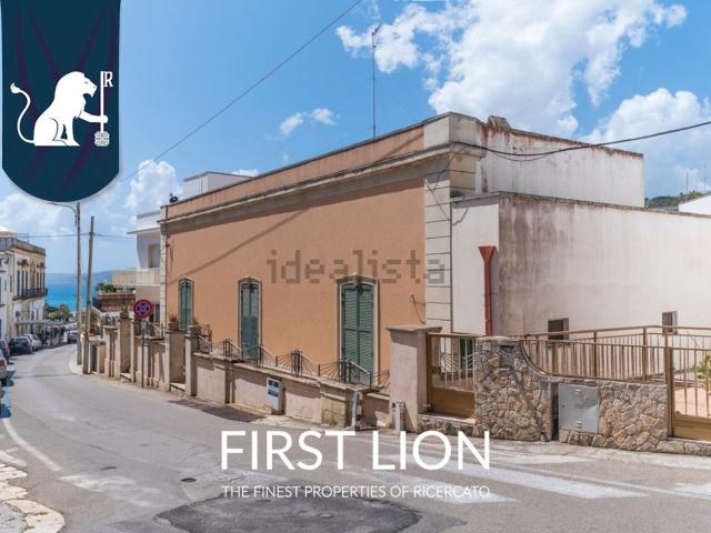 Case e ville in vendita di 650 m² in Via Vittorio Veneto, 7