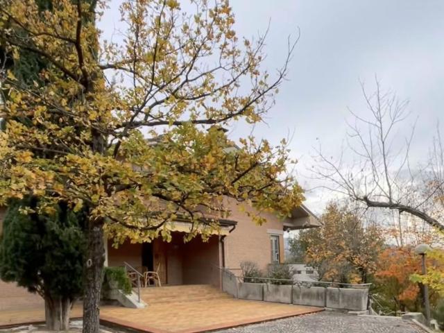 Case e ville in vendita di 481 m²