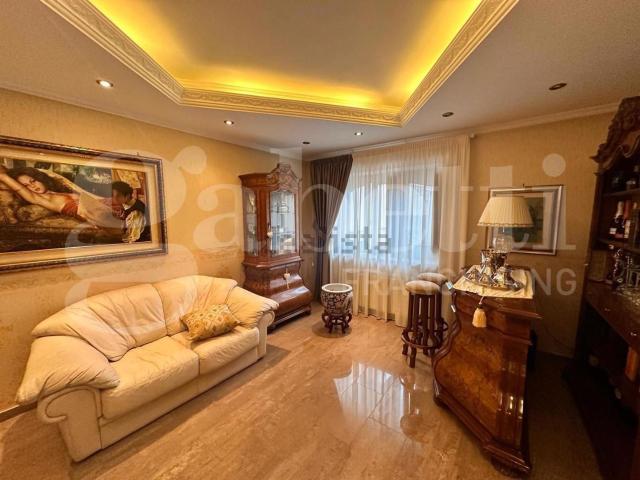 Case e ville in vendita di 481 m² in Via Torone