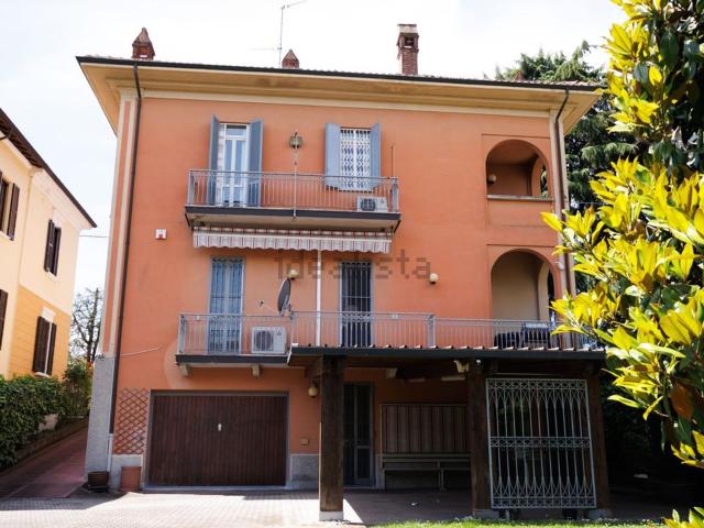 Case e ville in vendita di 481 m² in Viale Gorizia