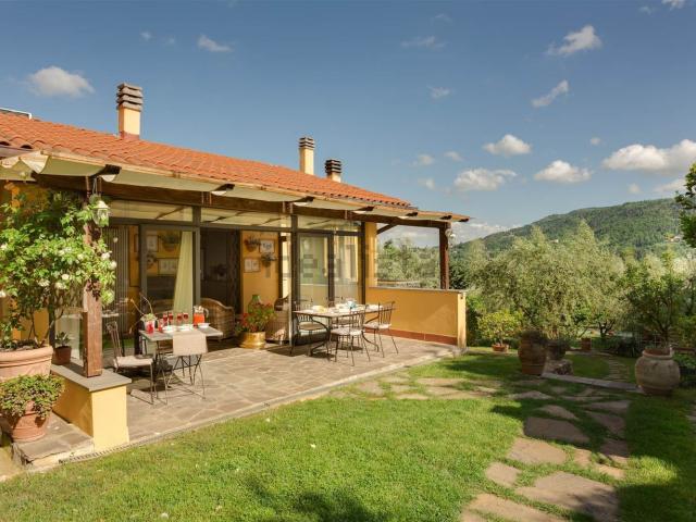 Case e ville in vendita di 482 m²
