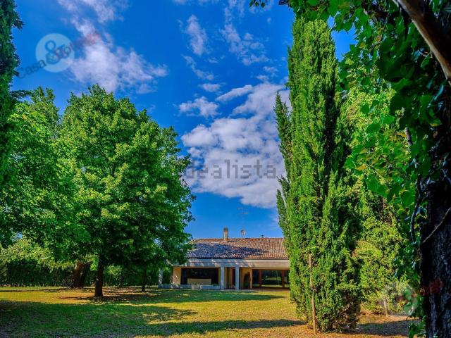 Case e ville in vendita di 482 m²