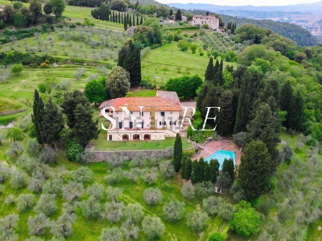 Case e ville in vendita di 482 m² in Via della Croce
