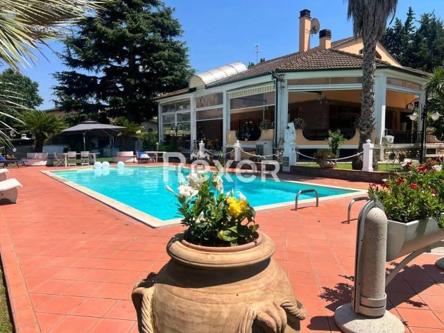 Case e ville in vendita di 483 m² in Via Don Umberto Terenzi, 156