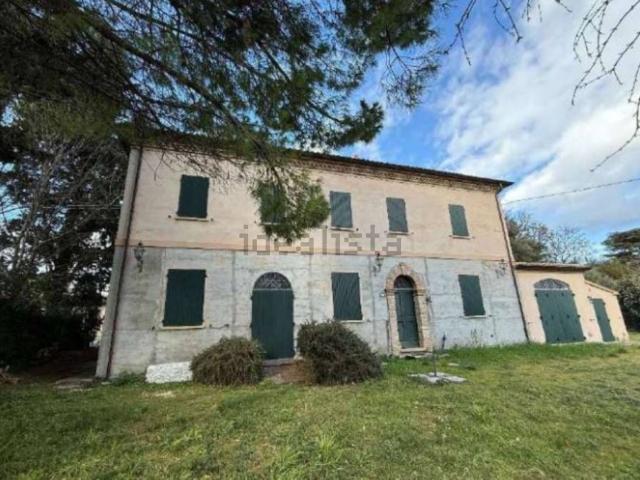 Case e ville in vendita di 483 m² in Strada Borgo, 25