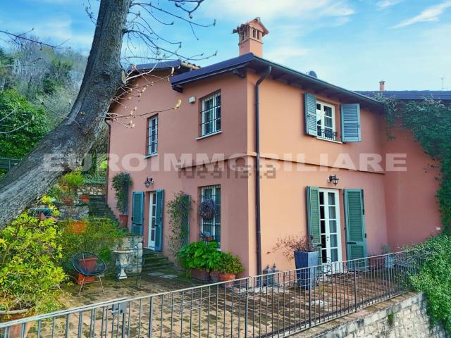 Case e ville in vendita di 484 m² in Via Panoramica dei Ronchi, 122