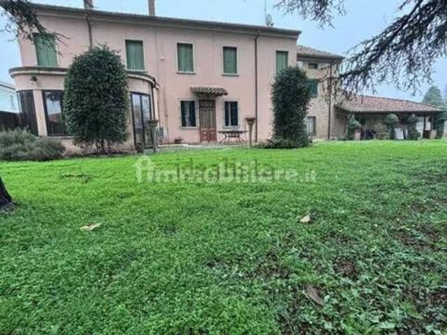 Case e ville in vendita di 485 m² in Piazza Guglielmo Marconi