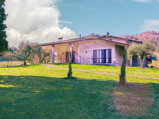 Case e ville in vendita di 487 m² in Via Campestrini