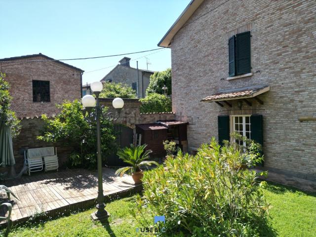 Case e ville in vendita di 487 m² in Via Giannini, 10