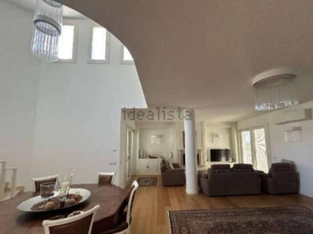 Case e ville in vendita di 489 m² in Via Portofino