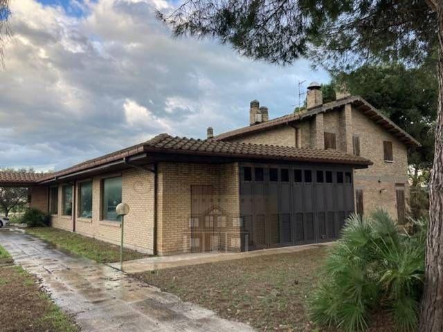 Case e ville in vendita di 490 m²