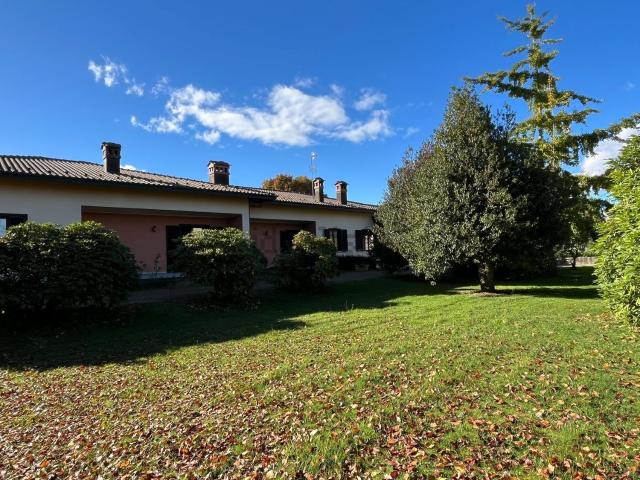 Case e ville in vendita di 490 m² in Via Benedetto Croce, 60