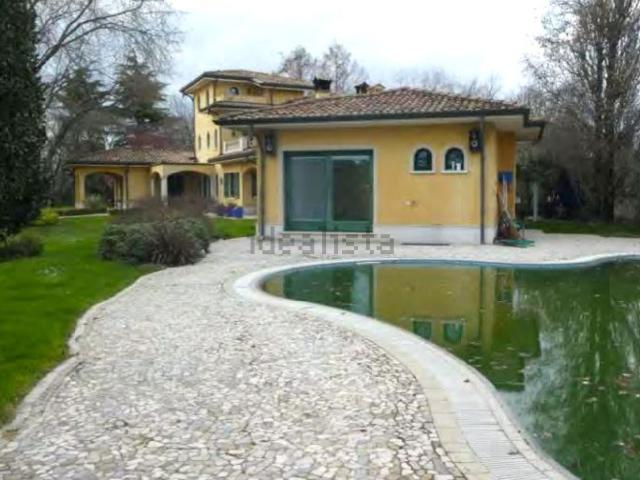 Case e ville in vendita di 490 m² in Via Giulio Scotti, 2