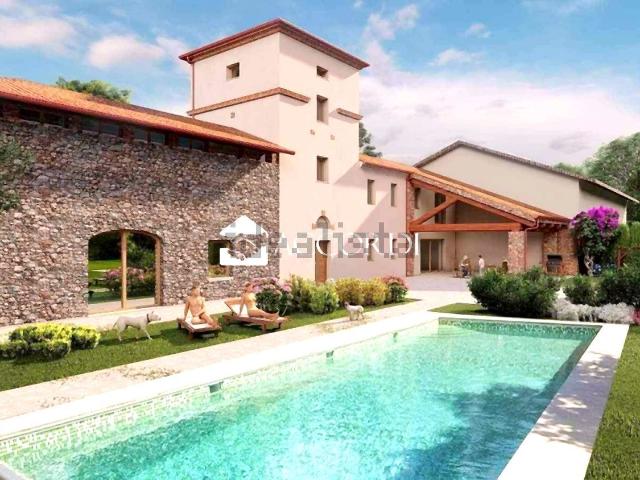 Case e ville in vendita di 490 m² in Via Don Giuseppe Alessi