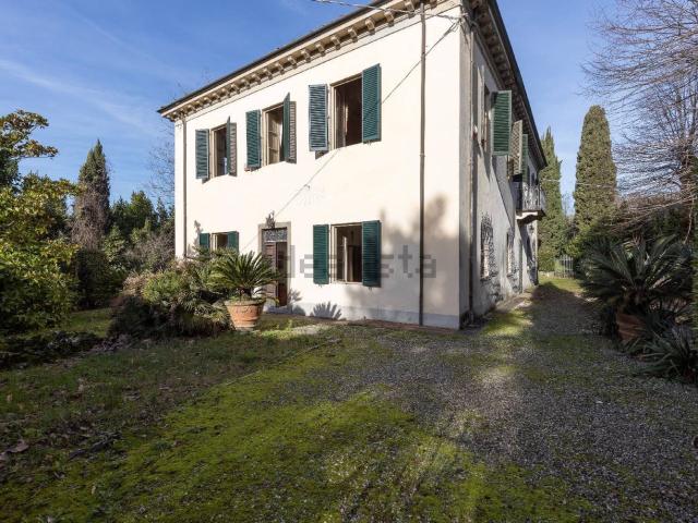 Case e ville in vendita di 490 m² in Via di Moriano