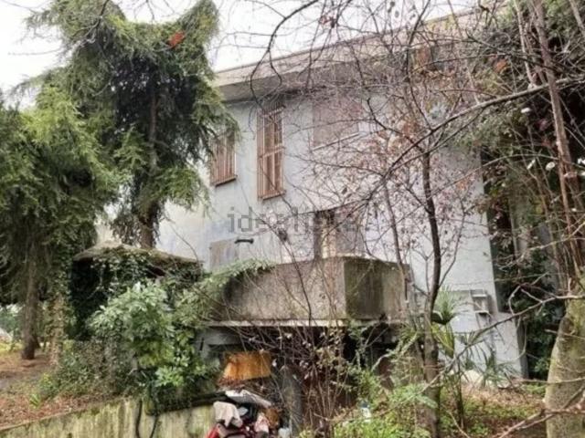 Case e ville in vendita di 492 m² in Via Montanara, 10