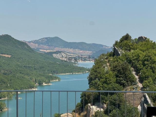 Case e ville in vendita di 495 m²