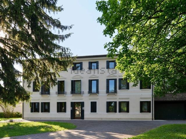 Case e ville in vendita di 496 m² in Via Gaspare Ghirlanda