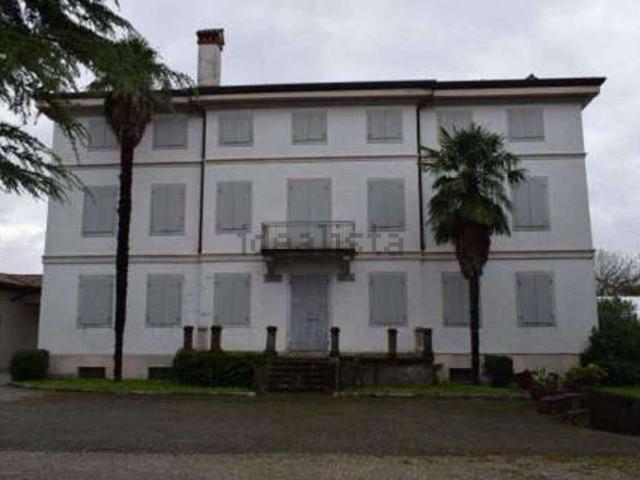 Case e ville in vendita di 496 m² in Via Dante Alighieri