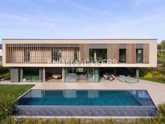 Case e ville in vendita di 497 m² in Via Bertoletta, 33