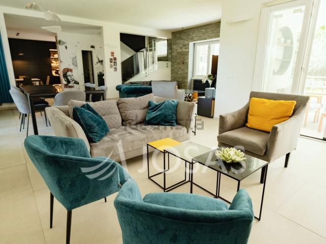 Case e ville in vendita di 497 m² in Via della Nocetta