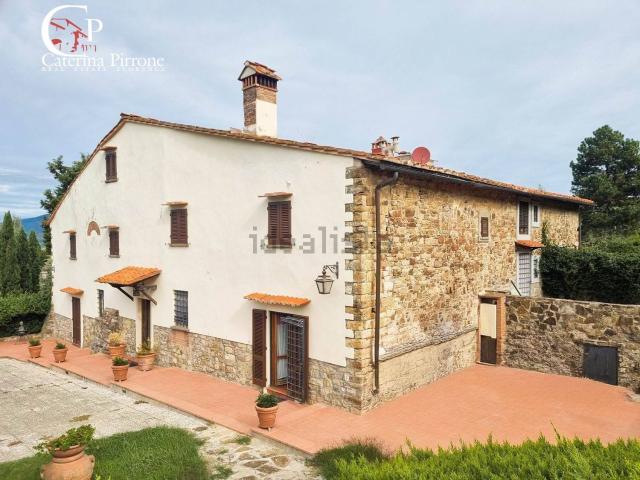 Case e ville in vendita di 498 m² in Via dello Stracchino, 10