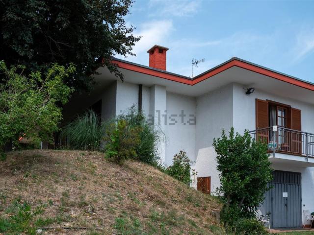 Case e ville in vendita di 499 m² in Via Verbano, 2