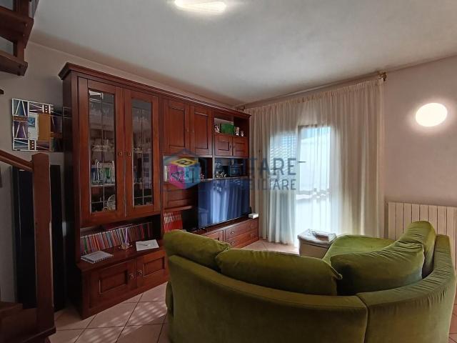 Case e ville in vendita di 53 m² in Via di Quercianella, 57128