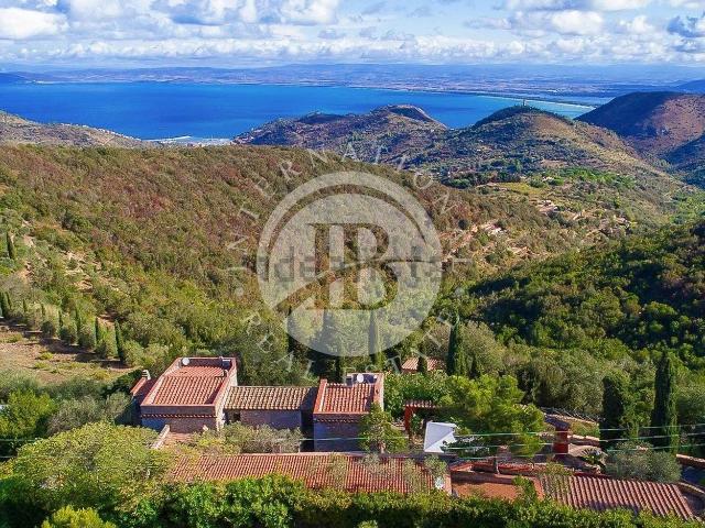 Case e ville in vendita di 500 m²