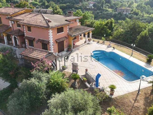 Case e ville in vendita di 500 m²