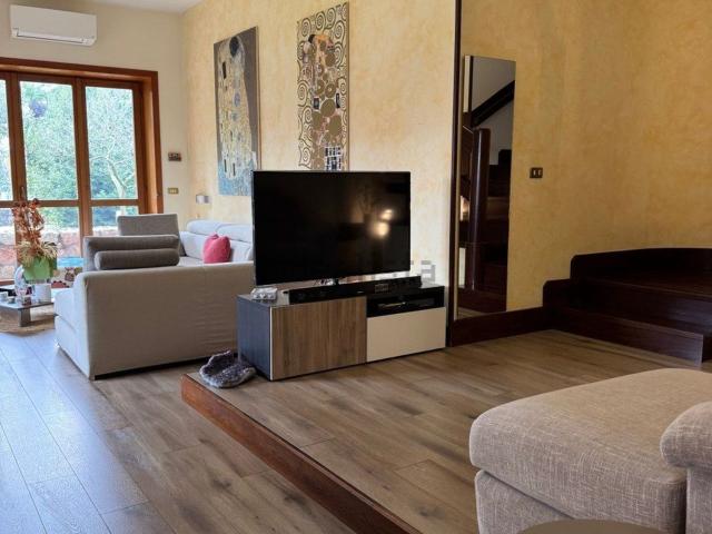 Case e ville in vendita di 500 m² in Via Roma
