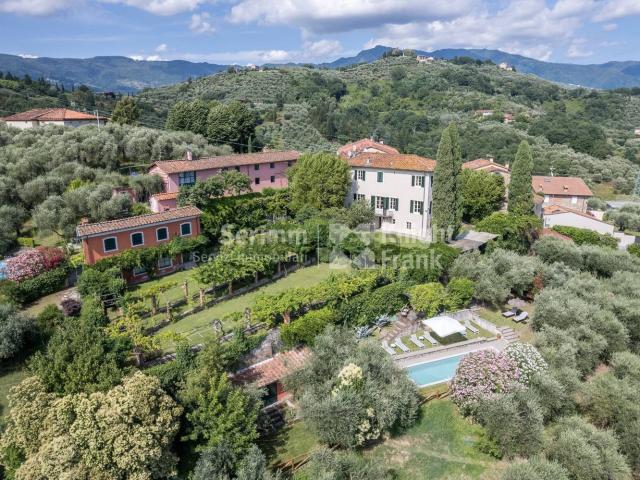 Case e ville in vendita di 500 m²