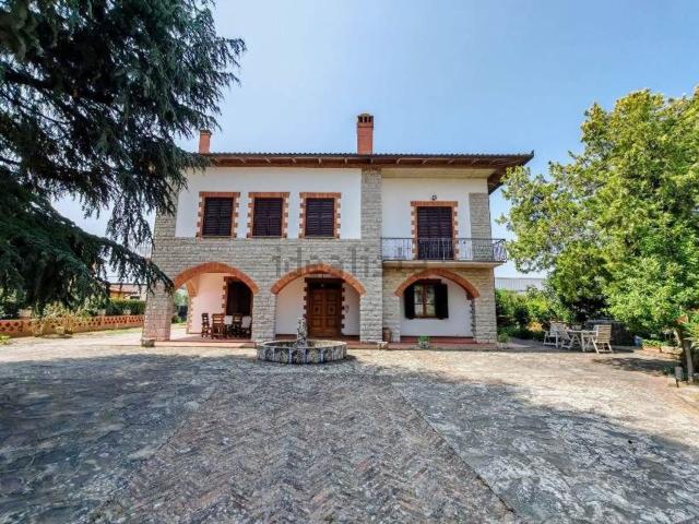 Case e ville in vendita di 500 m²