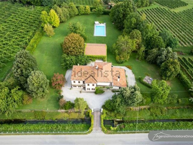 Case e ville in vendita di 500 m²