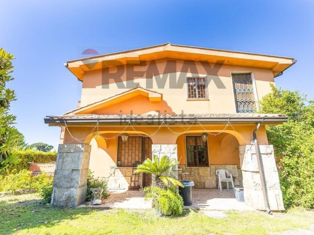 Case e ville in vendita di 500 m² in Via Castagnole, 13