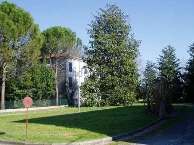 Case e ville in vendita di 500 m² in Via Chiesuola