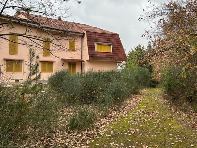 Case e ville in vendita di 500 m² in Via Cimitero, 1